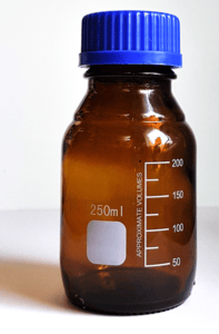 FLACON COL à VIS GL 45 Gradué en verre Brun 250ml